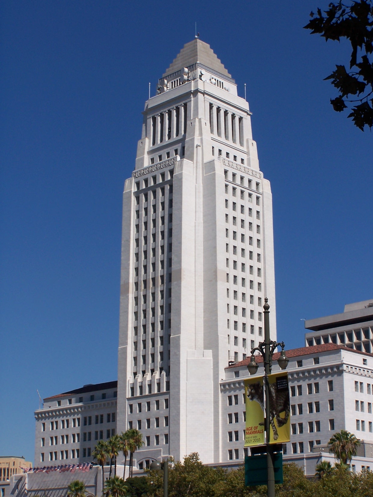 Los Angeles City Hall - LA Conservancy